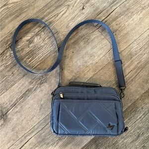 Women’s lug crossbody purse bag